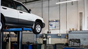 Automobile in officina