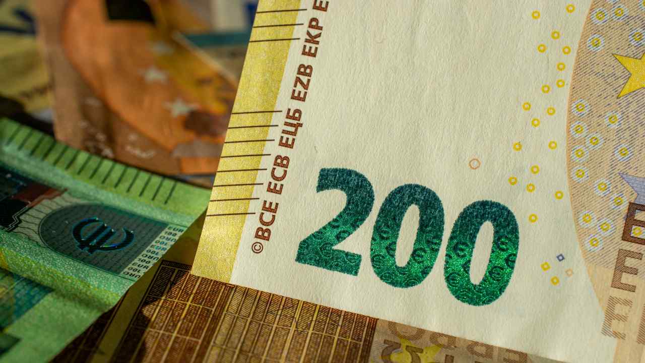 200€ in più al mese: come guadagnarli e avere una seconda entrata fissa ogni mese