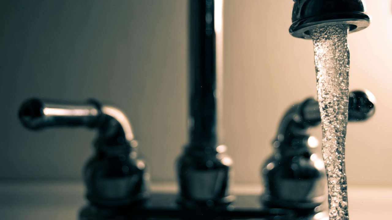 Acqua Potabile nelle città italiane: regole più rigide contro i Pfas e nuovi limiti