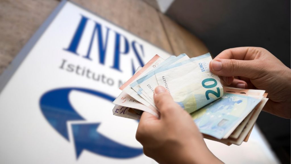 Inps, ecco il REGALO CONTRIBUTIVO: ti regalano questi anni di contributi mai versati e vai in pensione anticipata | Ecco quali anni sono coinvolti