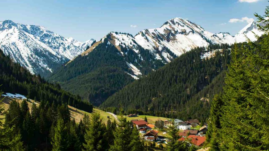 Legambiente premia per il turismo sostenibile sulle Alpi - pianoinclinato.it - 20250506