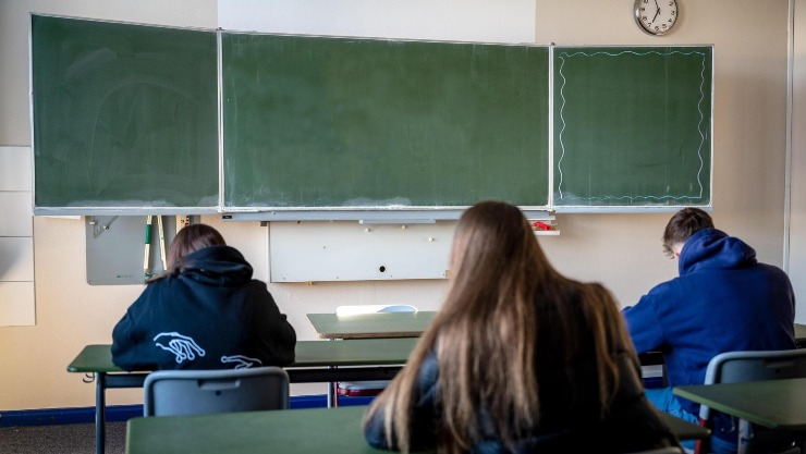 Settimana corta a scuola (web) - pianoinclinato.it