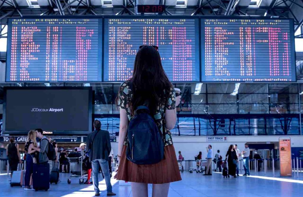 Sì viaggiare…Ma quale giorno prenotare? Il sistema per fregare le compagnie è semplicissimo: mese, giorno e ora per pagare pochissimo