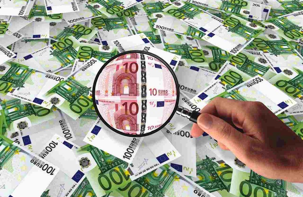 Banconote rare, questa vale più di 10.000 volte il suo valore originale | Il numero di serie è impossibile dimenticarlo