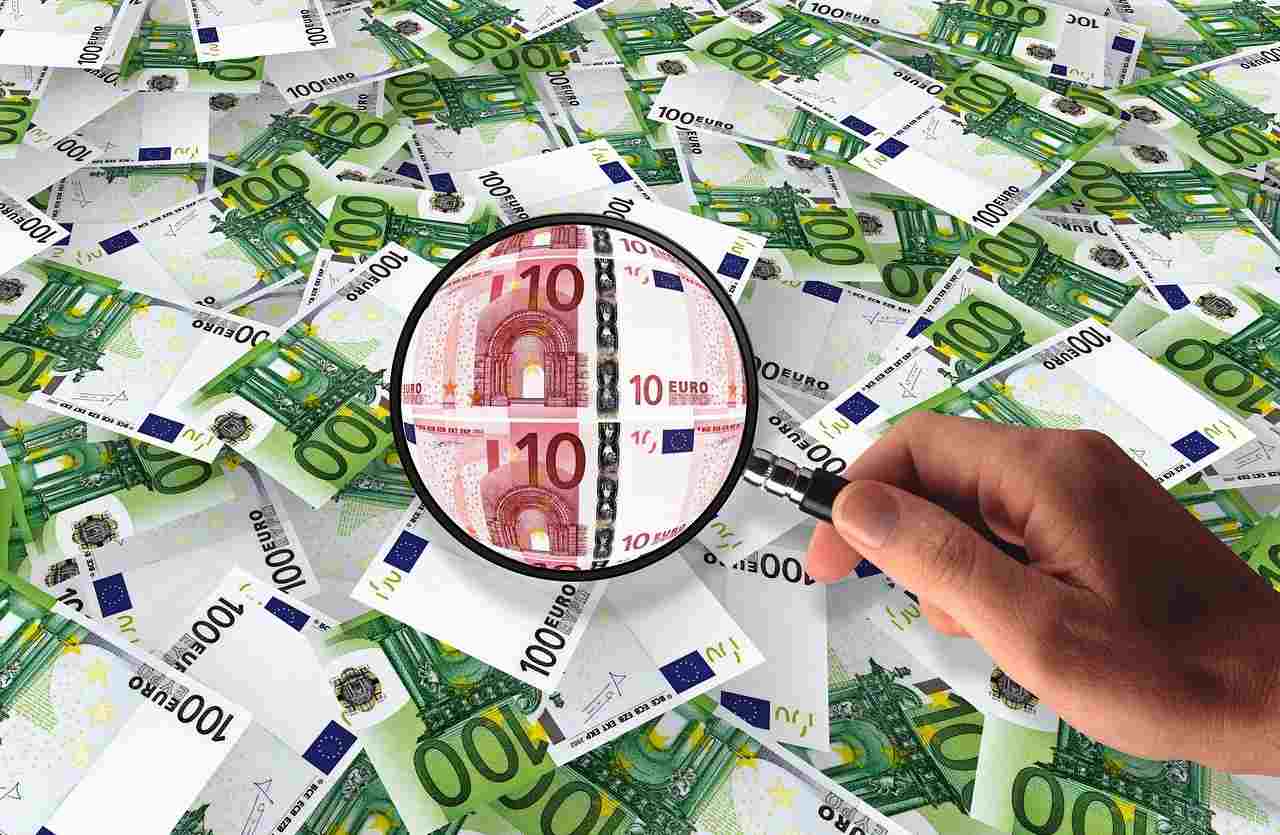 Banconote rare, questa vale più di 10.000 volte il suo valore originale | Il numero di serie è impossibile dimenticarlo