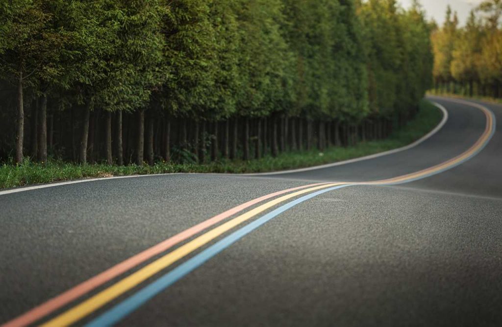 strisce rosse strada