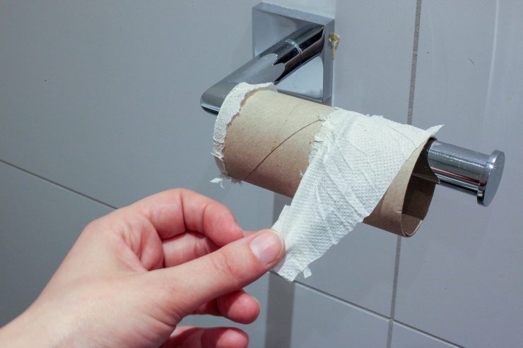 trucco risparmio carta igienica