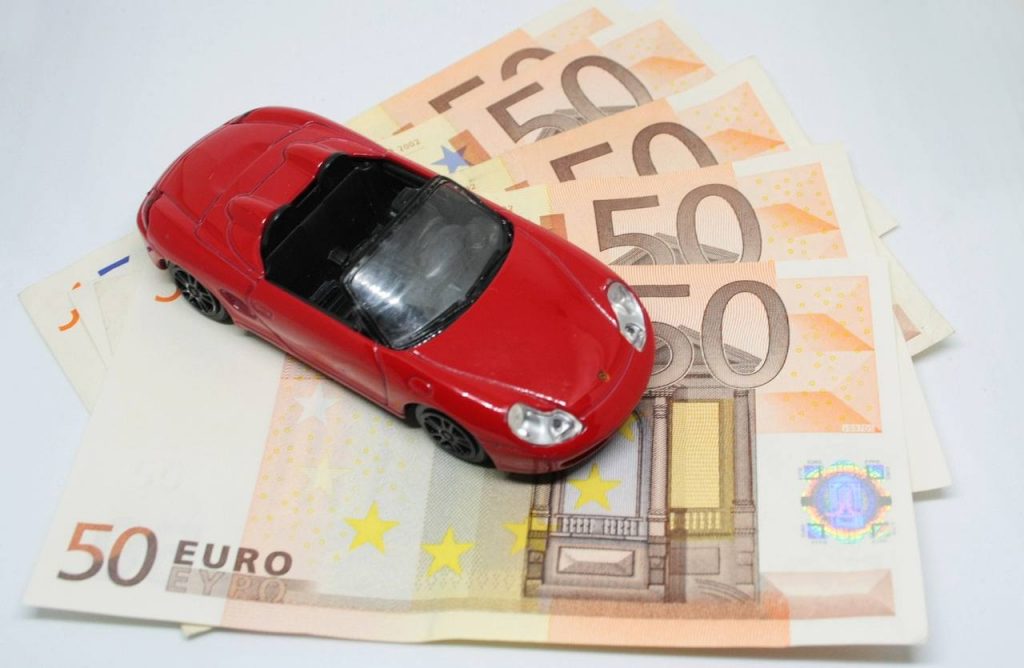 Assicurazione con franchigia: ti freghi da solo per risparmiare qualche euro | Una trappola micidiale, non farla mai