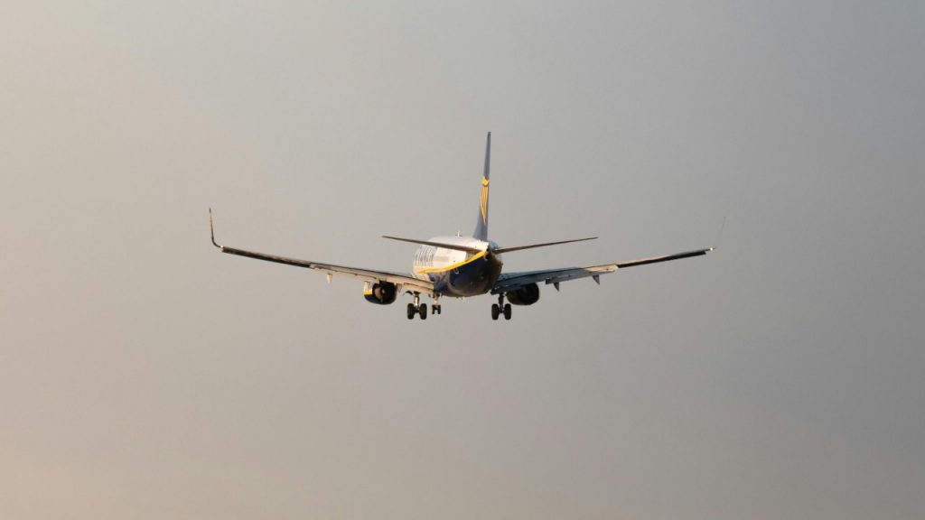 Airlines dichiara bancarotta: voli cancellati e passeggeri bloccati, cosa fare adesso